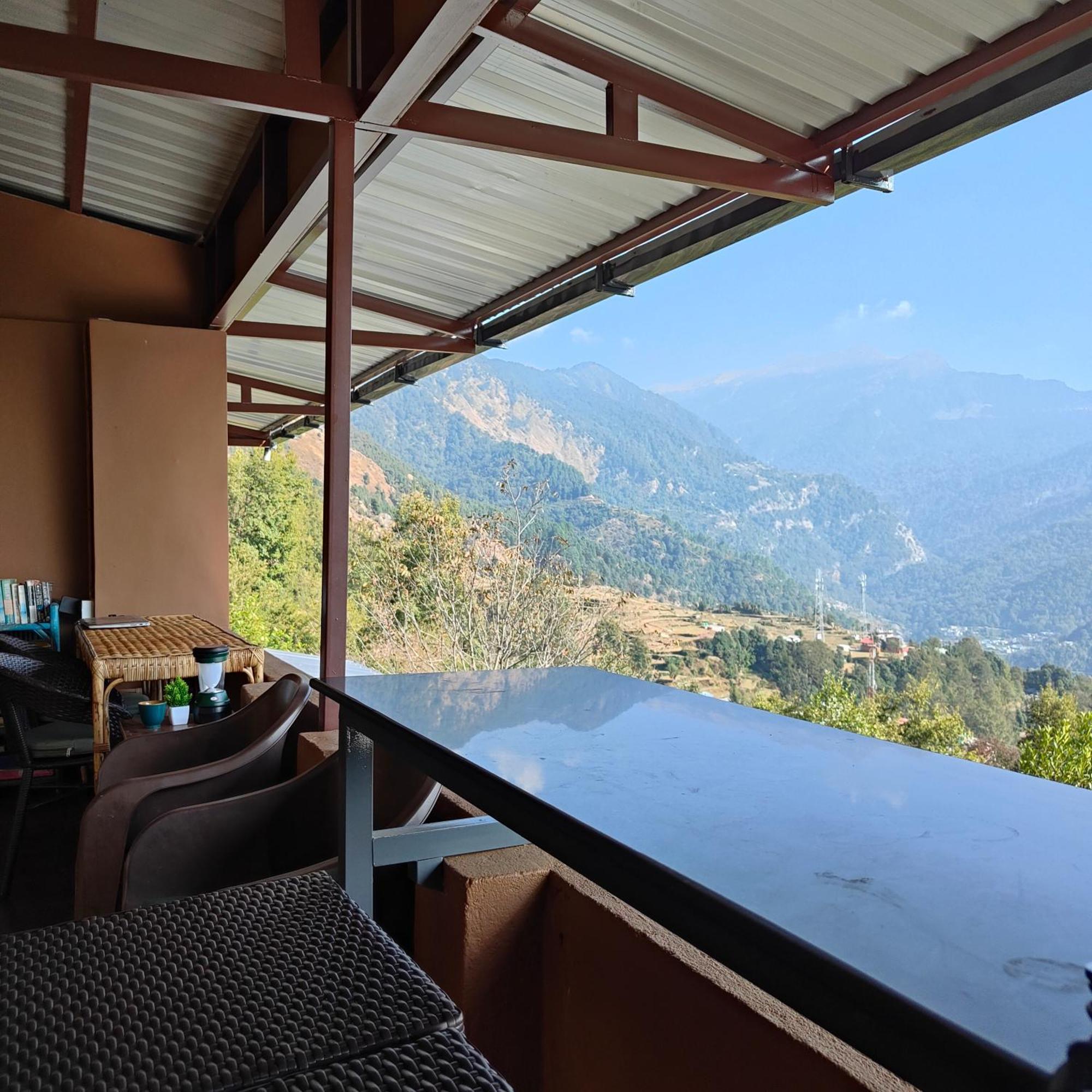 Cafe Buransh Βίλα Sari Εξωτερικό φωτογραφία