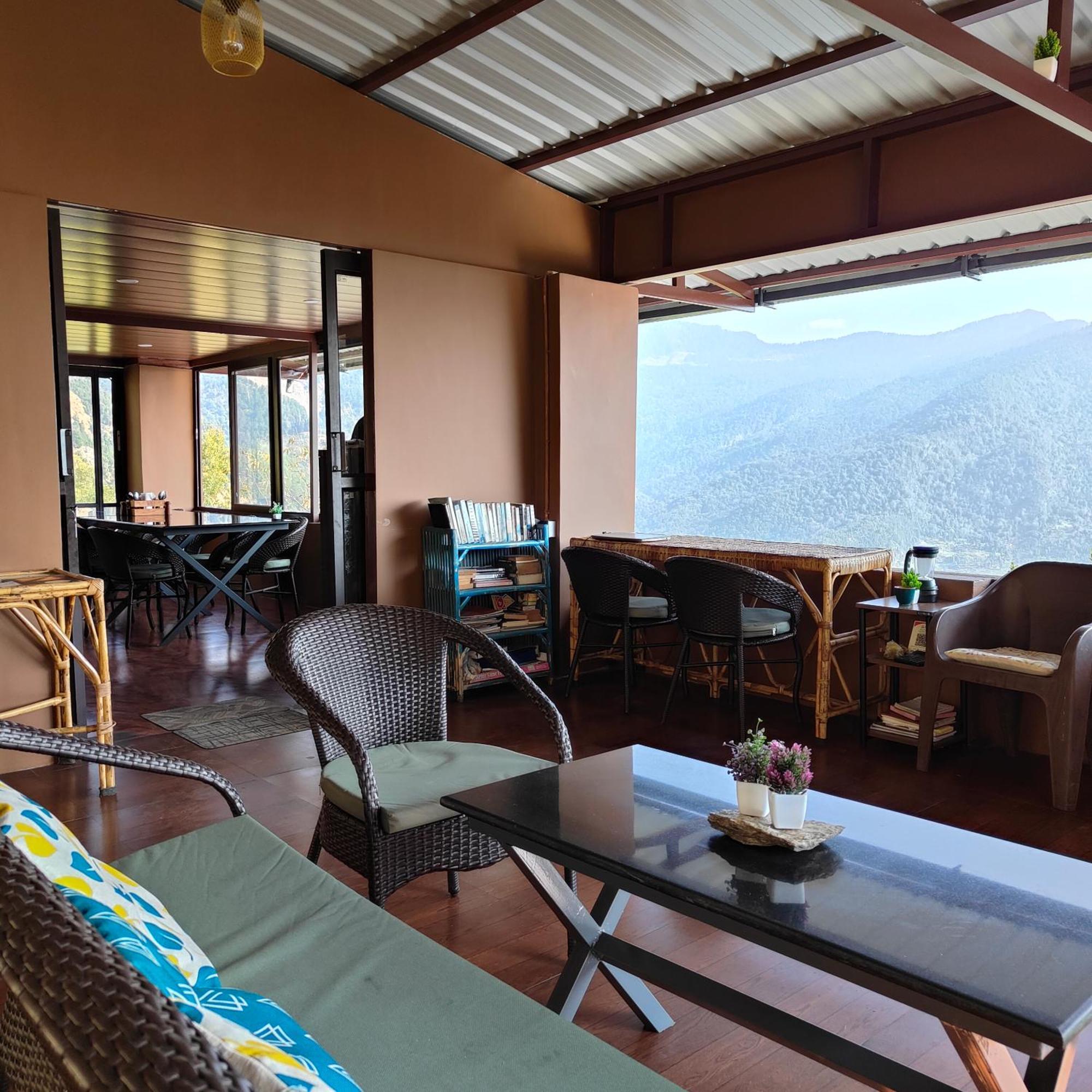 Cafe Buransh Βίλα Sari Εξωτερικό φωτογραφία