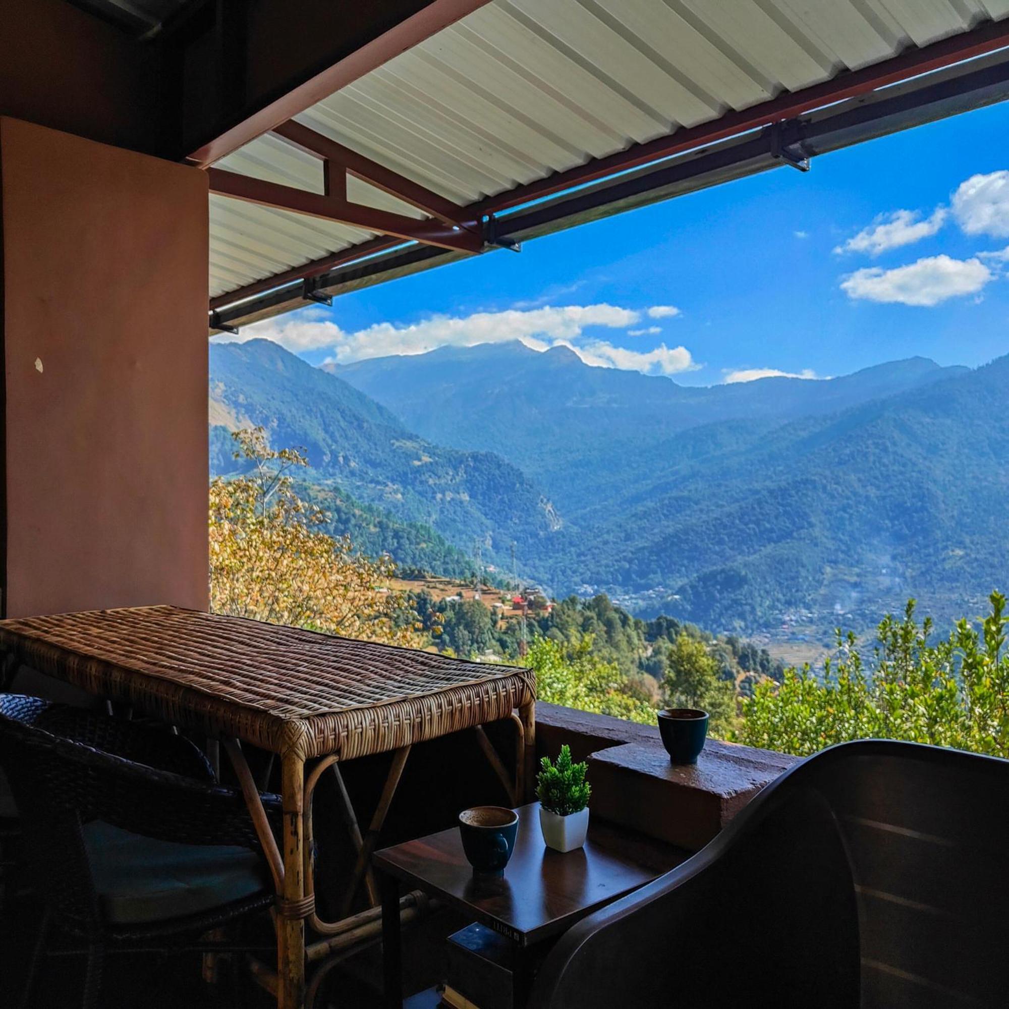 Cafe Buransh Βίλα Sari Εξωτερικό φωτογραφία